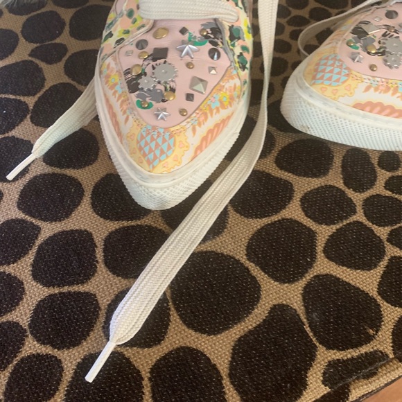 Coach. - Picture 3 of 3